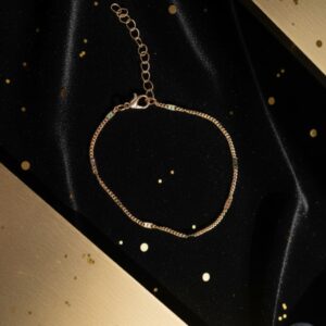 Nyx Gold Toned Delicate bracelet